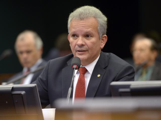 Projeto busca proteger pequenas empresas nos casos de disputa judicial com grandes corporações