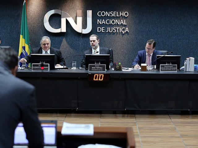 CNJ - Servidores não podem atuar como mediadores extrajudiciais, diz CNJ