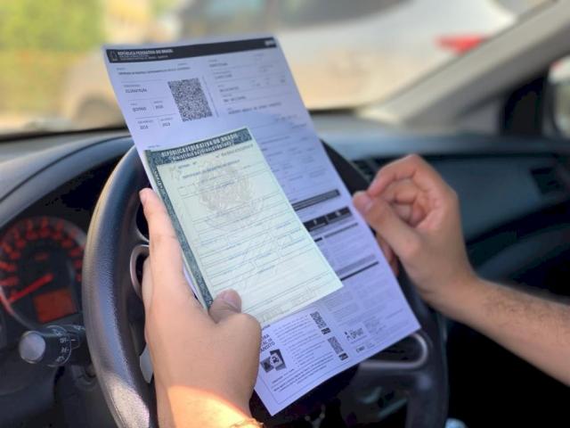 Compra e venda de veículos em tempo real