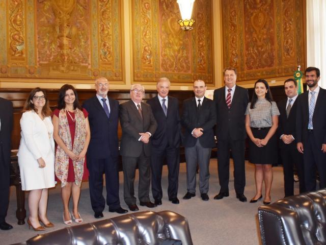 Projeto Adoção Afetiva da ANOREG/SP é lançado no Palácio da Justiça