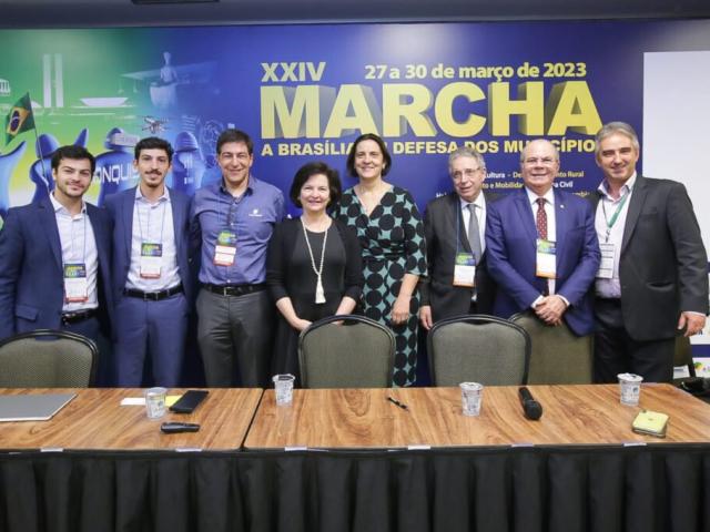 “É importante a colaboração dos cartórios com o Governo Federal para zerarmos a emissão de carbono”, diz Bacellar em evento do CNM, em Brasília